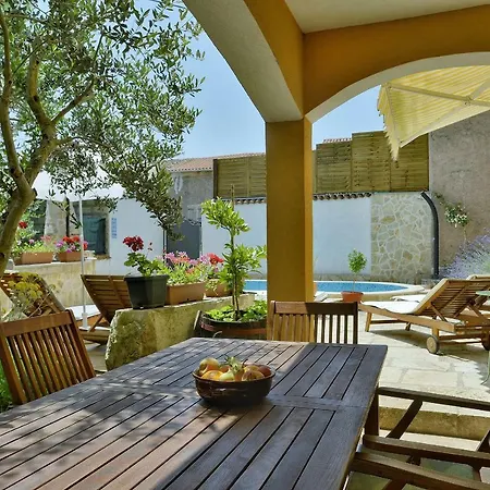 Rondola Villa *